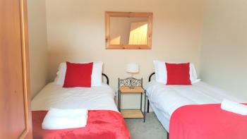 Swindon City Centre Duplex - EnterCloud9SA, Swindon (photo 4)