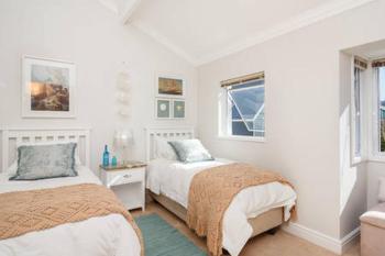 WATERFRONT - Quay Largo two bedroom on the water with mooring, Knysna (foto 5)