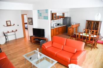 3 Bedroom Home with Parking Garage in The Heart of Skopje, Skopje (fotografie 5)