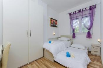 Family friendly apartments with a swimming pool Split - 14203, Split (photo 5)