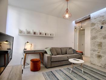 Nestor&Jeeves - HOUSE OF CARDS - Central - Very close sea, Nice (fotografie 3)