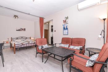 Visit Sofia Macedonia Square Central Apartment by Flat Mаnager, Sofia (photo 3)