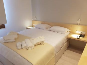 8kto, Skiathos Town (photo 3)