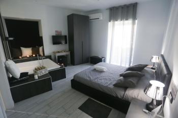ESPOSITO PLAZA- ROOMS & SUITE, Neapel (Foto 2)