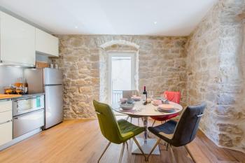 Apartment Petra in 400 year old stone house, Сплит (фото 4)