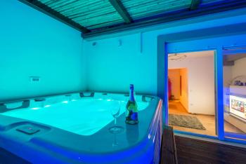 Alena apartment with jacuzzi, Сплит (фото 4)