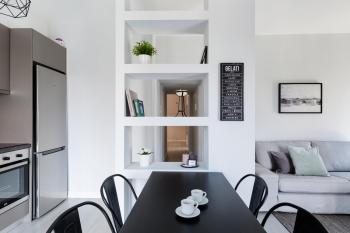 Minimal 2BD Apartment with Lycabettus view by UPSTREET, Atény (fotografie 5)