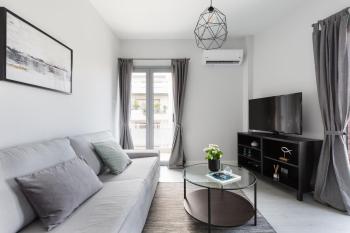 Minimal 2BD Apartment with Lycabettus view by UPSTREET, Atény (fotografie 3)