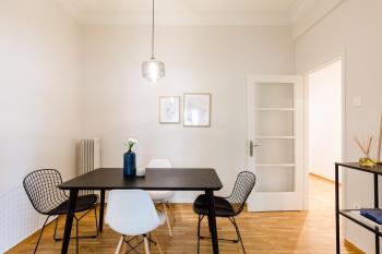 Acropolis Heart 2BD Apartment in Plaka by UPSTREET, Ateny (zdjęcie 3)