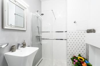 Aparthotel Pawia Deluxe- 10 min to center, self check-in, optional breakfest, parking on the street, Varšava (fotografie 3)