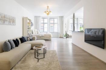 Stylish, Light-Filled Home in the Historic Center, Praha (fotografie 2)
