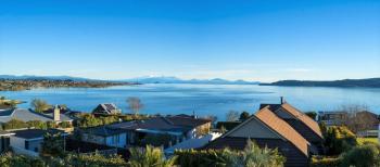 Lake View by Town, Taupo (zdjęcie 4)