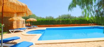 Can Crestall, Campos (foto 4)