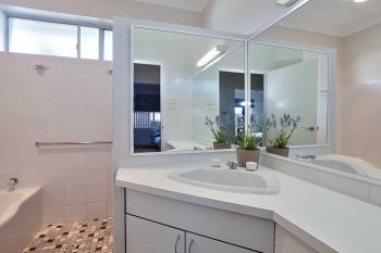 Banyan, 14 Montevideo Parade - Spacious pet friendly property with air con and WiFi, Nelson Bay (Foto 3)