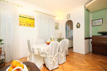 Apartments with WiFi Split - 8630, Split (photo 4)