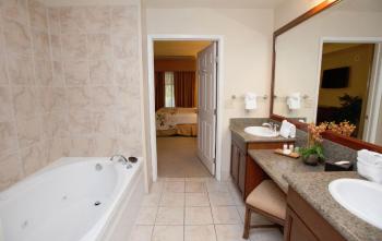 Suites at Tahiti Village Resort and Spa-No Resort Fee, Las Vegas (zdjęcie 5)
