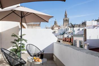 Oak & Sandstone Studio - Space Maison Apartments, Sevilla (Foto 3)