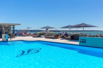 Deluxe Heritage - Roof Top Pool & Gym near Sky Tower, Auckland (photo 3)