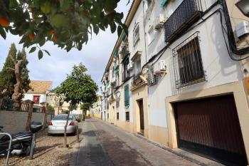 Regina Home -Parking Casco Historico, Cordoue (photo 2)