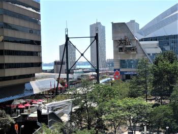 Upscale Suite at CN Tower, Metro Convention & Rogers Centre, Toronto (photo 3)