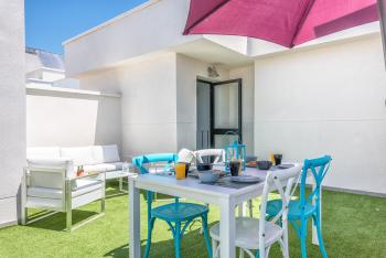 Atico con terraza ac 1hab en el centro y piscina comunitaria, Málaga (fotografie 4)