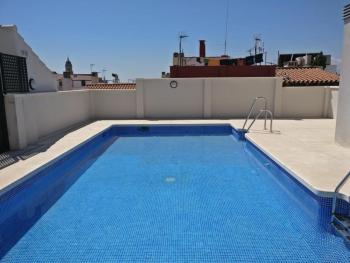 Atico con terraza ac 1hab en el centro y piscina comunitaria, Málaga (fotografie 2)