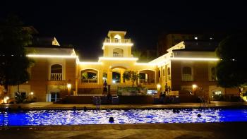 1BR with Balcony Overlooking Pool Chateau Elysee Near NAIA, Manila (fotografie 5)