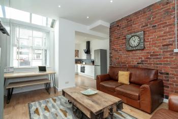 Park House - Large 3 Bedroom Victorian House, 10 Mins from Manchester, Манчестер (фото 4)