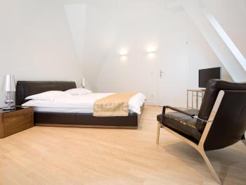 THE RED - Living Suites by the Rhine, Düsseldorf (fotografie 5)