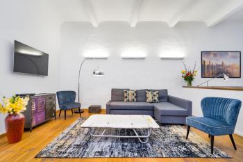 The Melchior, Luxury Industry Loft in Mitte, group & family friendly, 2 bath rooms, big dining table, ideal for 4 - 6 Guests, Berlín (foto 5)