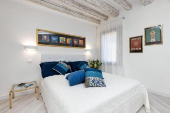 VHA Collection - Biennale 1 & 2 , Elegant Apartments 15 min walk from St Marks Square, Venice (photo 3)