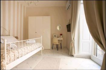 Borgo Santa Lucia Apartment, Neapel (Foto 4)
