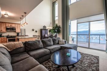 Seasons 331 - Penthouse, Sandpoint (zdjęcie 2)