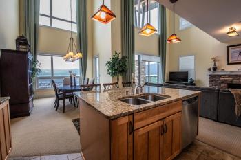 Seasons 331 - Penthouse, Sandpoint (zdjęcie 4)