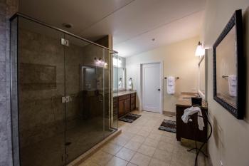 Seasons 331 - Penthouse, Sandpoint (zdjęcie 5)