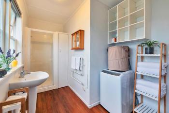 Sunny & Cozy Home near Western Springs, Auckland (photo 3)