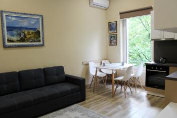 2V1 - Blloku MAC, Tirana (foto 4)