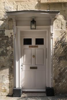 Hiding Space - Trim Street Apartments, Bath (photo 3)