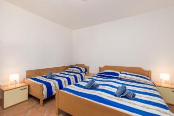 Apartment in pinewood near the sea, Nerezine (Foto 5)
