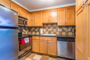 Sea View, Best Area, No Stairs, WD, 2 Bedrooms, Jacuzzi Bath, New Carpet, Balcony, View, 825sf, Tacoma (fotografie 5)