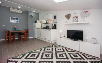 Apartmani Riva, Rogoznica (photo 5)