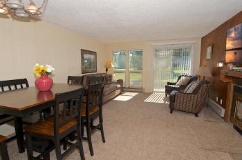 Quickdraw by KABINO Satellite WiFi Awesome Location Sleds Welcome Condo on Golf Course, Island Park (zdjęcie 2)