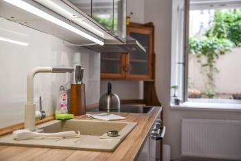 Quiet apartment in the city center with own terrace, Praha (fotografie 4)