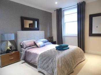 WEST END -Stunning, 2 bedroom, main door flat with private parking, Glasgow (photo 2)