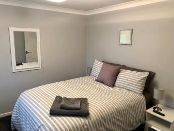 AB - Top floor 2 bed modern town centre apartment with parking for one vehicle, Stratford-upon-Avon (Foto 3)