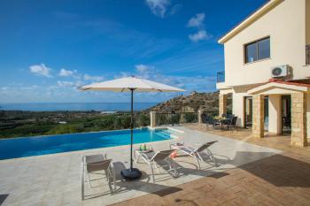Villa Blue Jadeite, Peyia (photo 4)