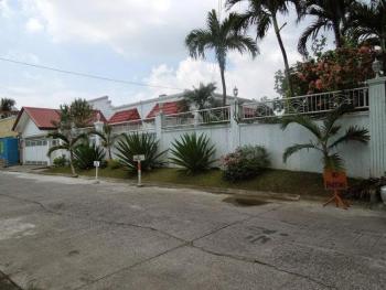 Casa Meyer's BF Homes International House for rent with pool and Jacuzzi, Manila (zdjęcie 2)