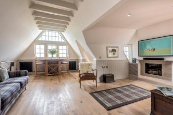Amazing penthouse, stunning views, Castle 2 mins, Edinburgh (photo 2)