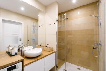 M&R Apartament Airport&Business DeLuxe Cybernetyki 17 - underground garage - free WiFi - Netflix - air conditioning - self check-in, close by Chopin Airport, Varšava (fotografie 4)