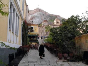 Live at the Acropolis shadow - under super scenic Anafiotika, Athens (photo 3)